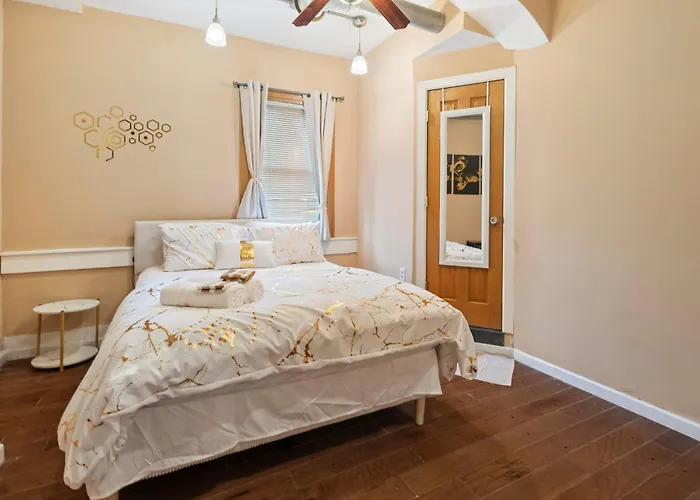 South Side Flats Gem - Near Downtown Ferienhaus